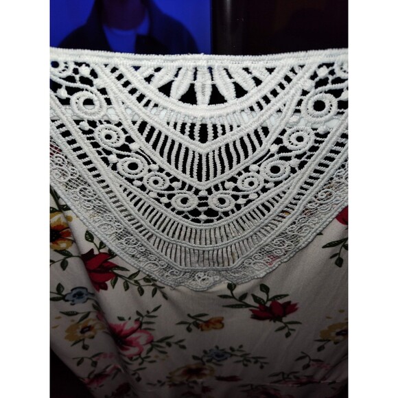 Bobbie Brooks Floral Short Dress with Lace Back - Picture 2 of 3